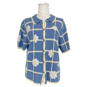 Vintage Y2K Blue Daisy Embroidered Knit Button Down Top Medium